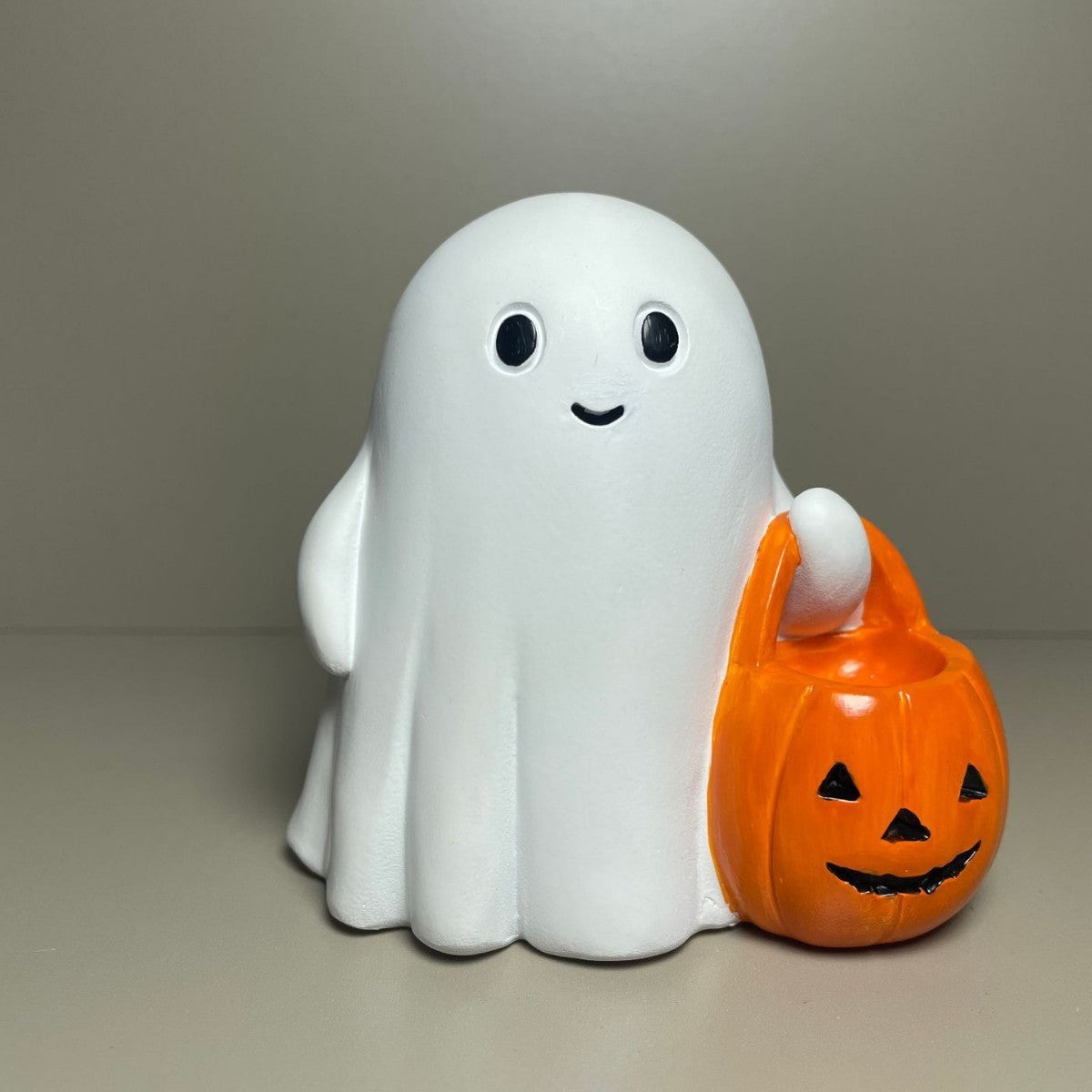 New cross-border Middle Finger Cute Ghost Halloween Resin Craft Ornament