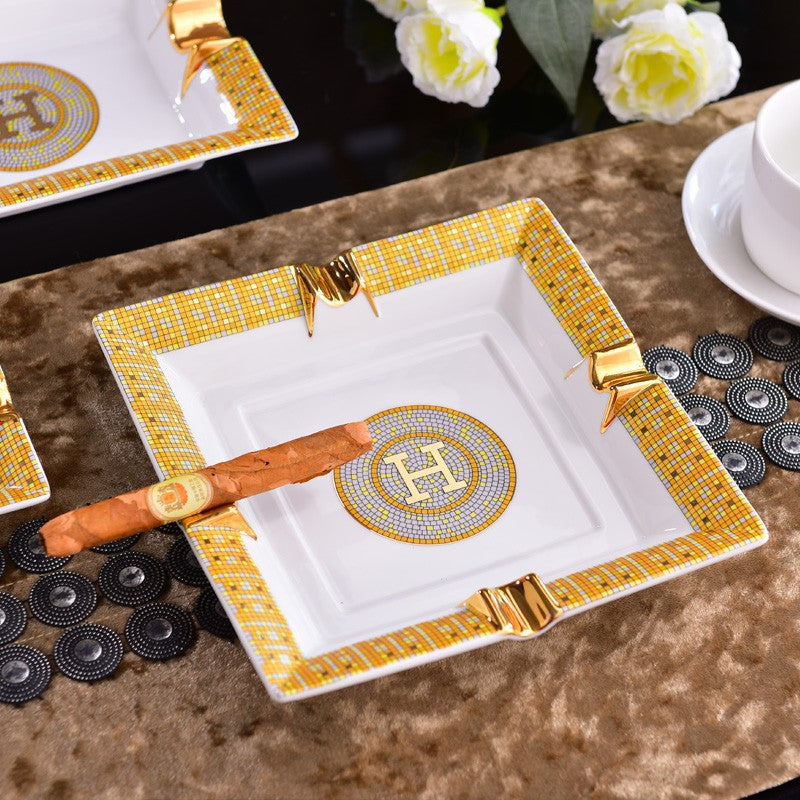 Wholesale cross-border e-commerce European-style light luxury cigar ashtray large ashtray personality creative home living room hotel