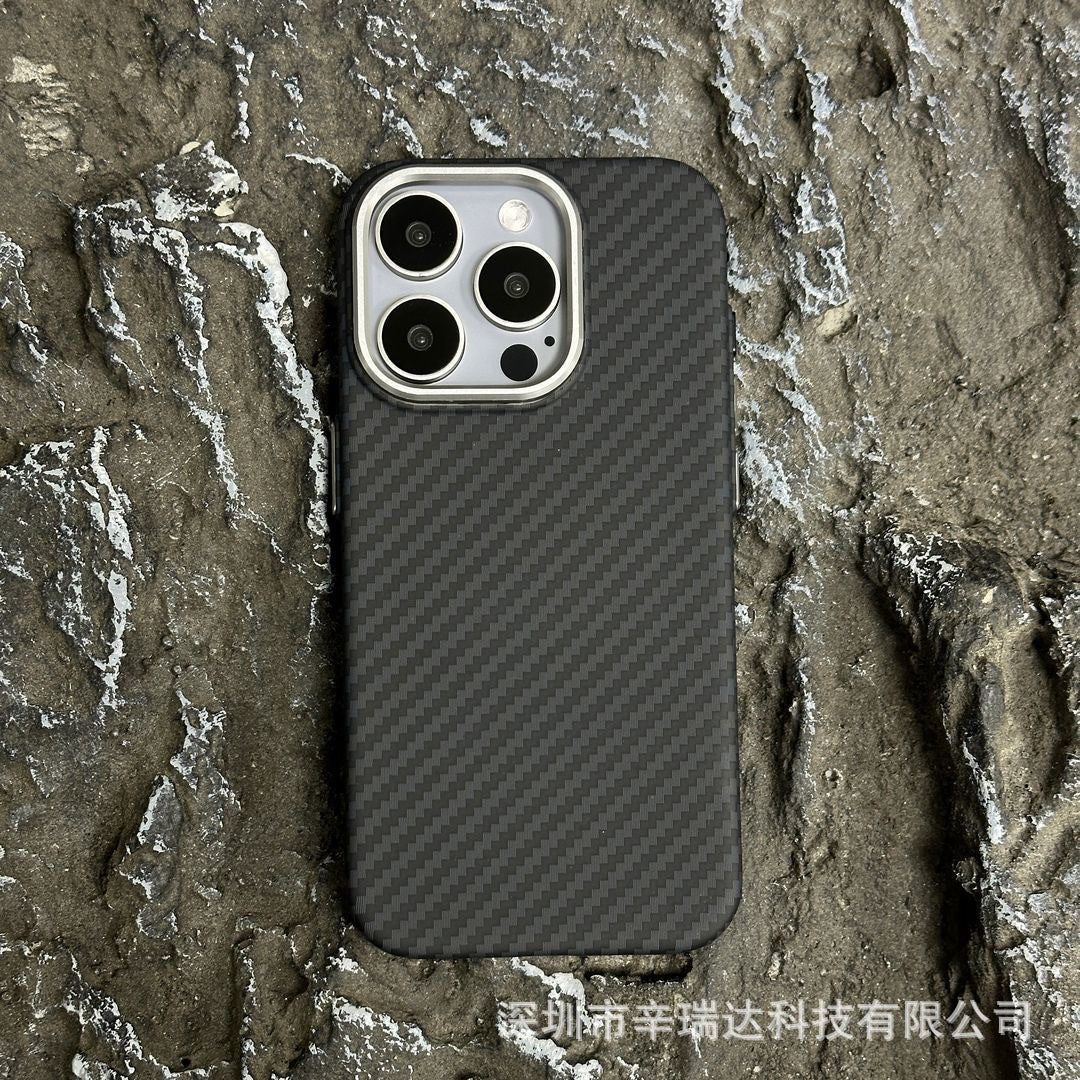 Suitable for iPhone15ProMax mobile phone case Kevlar magnetic hard shell 14 carbon fiber pattern anti-fall protective cover
