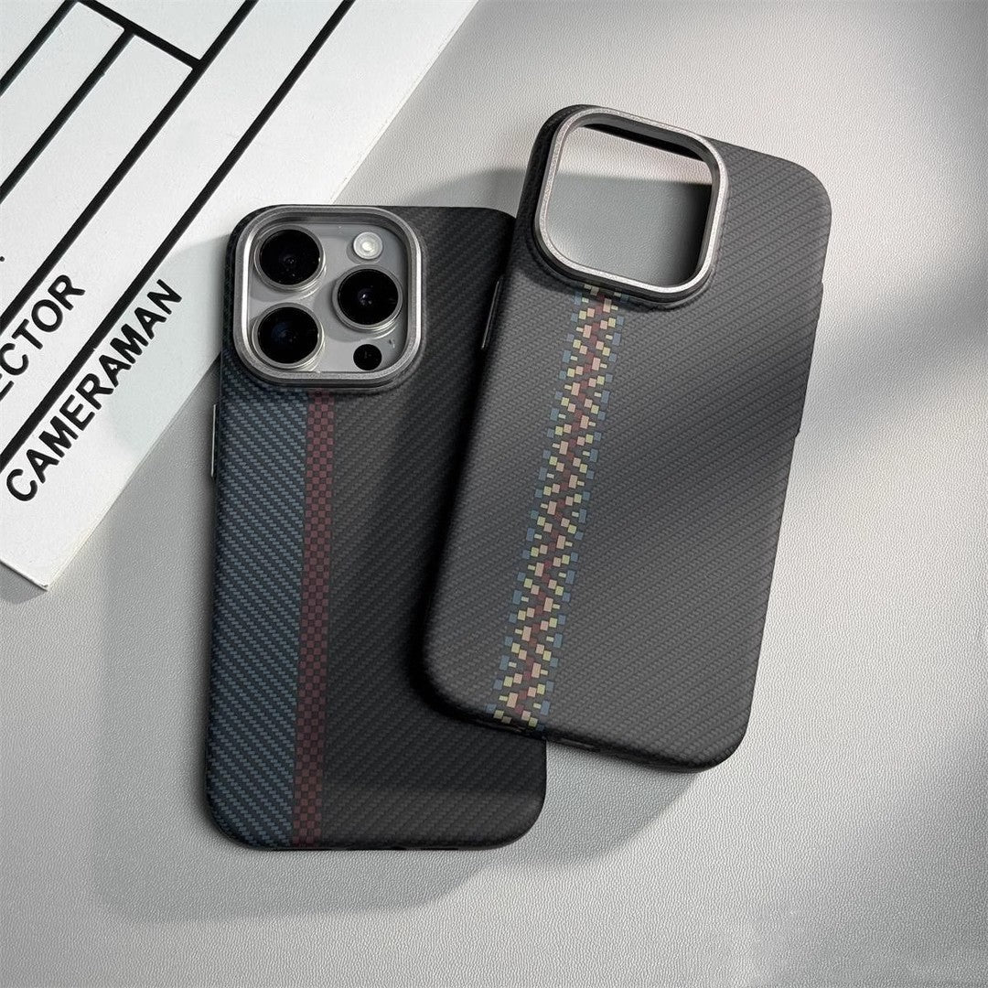 Suitable for iPhone15ProMax mobile phone case Kevlar magnetic hard shell 14 carbon fiber pattern anti-fall protective cover