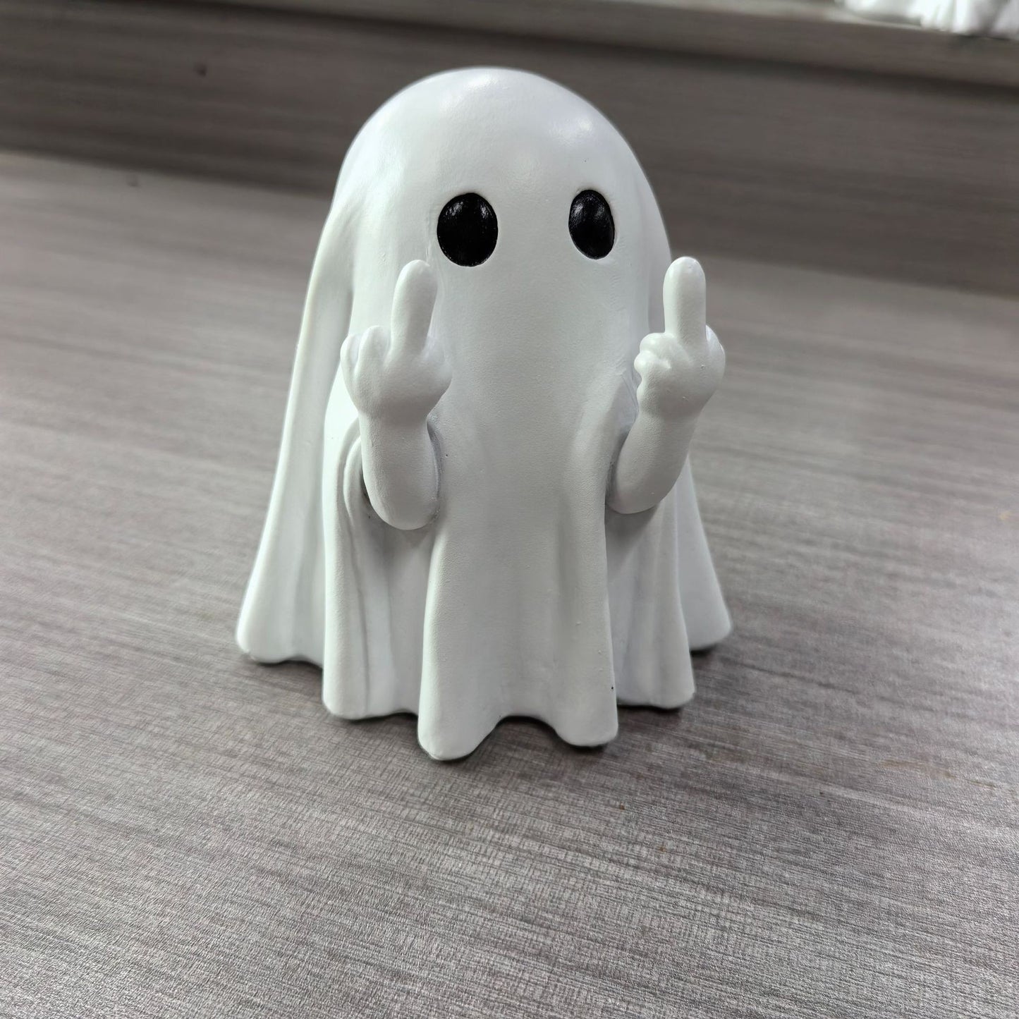 New cross-border Middle Finger Cute Ghost Halloween Resin Craft Ornament