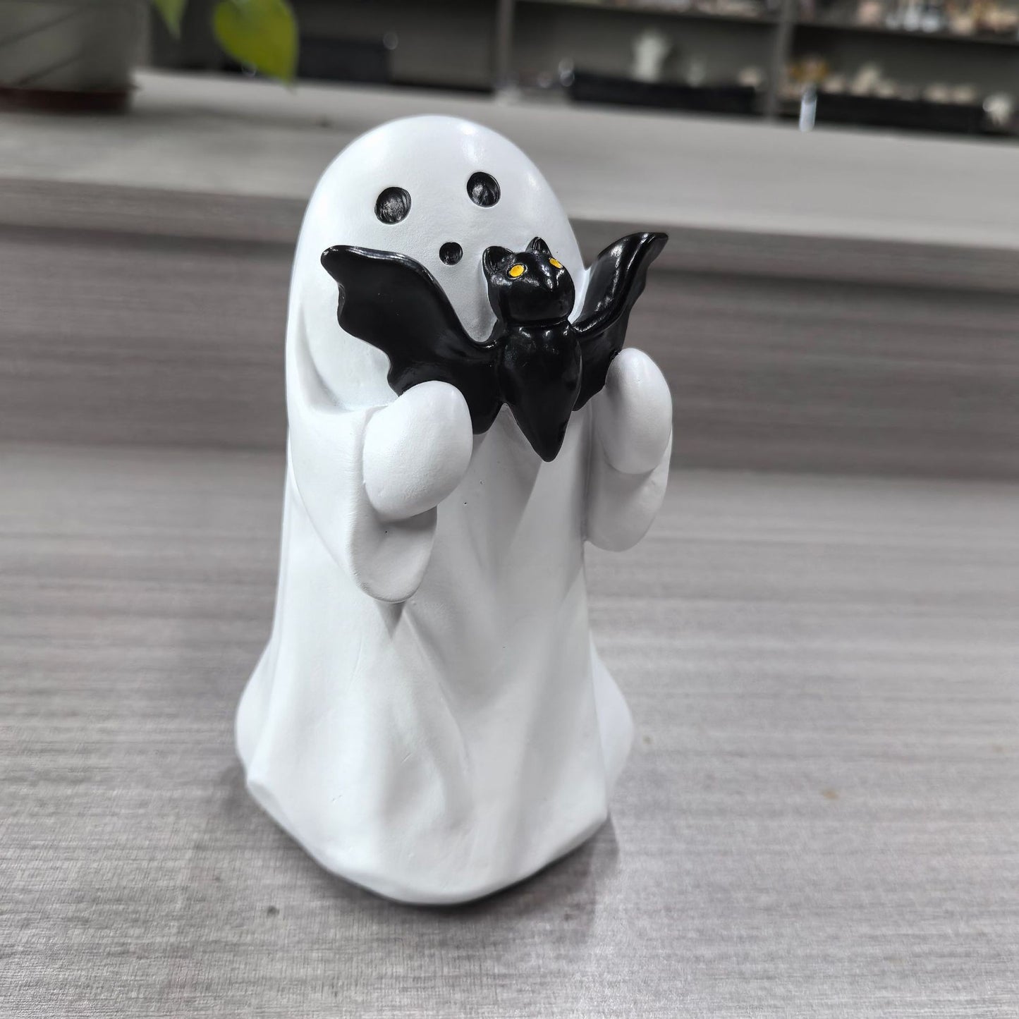 New cross-border Middle Finger Cute Ghost Halloween Resin Craft Ornament