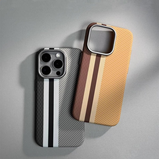 Suitable for iPhone15ProMax mobile phone case Kevlar magnetic hard shell 14 carbon fiber pattern anti-fall protective cover