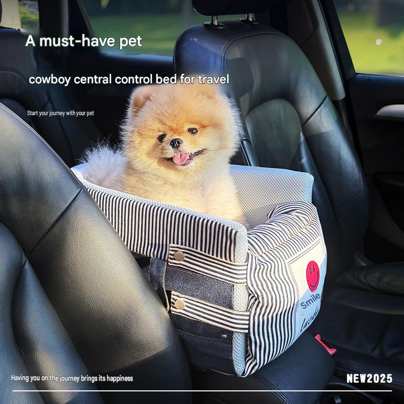 BLOBLO, a popular cross-border e-commerce platform on Amazon and TikTok, offers a centrally located pet car seat, dog mat, and other car accessories.
